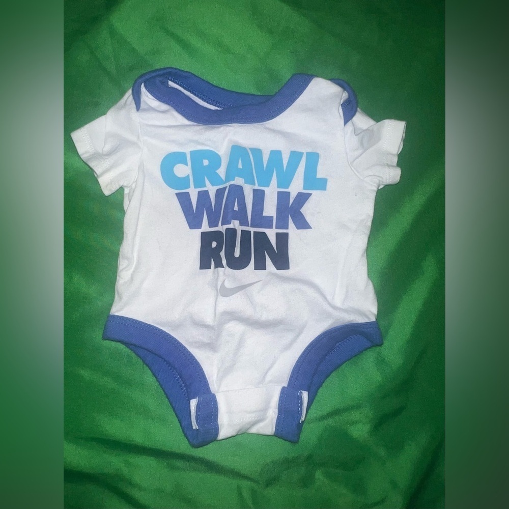 Nike Kids Bodysuit in Blue and White size Newborn